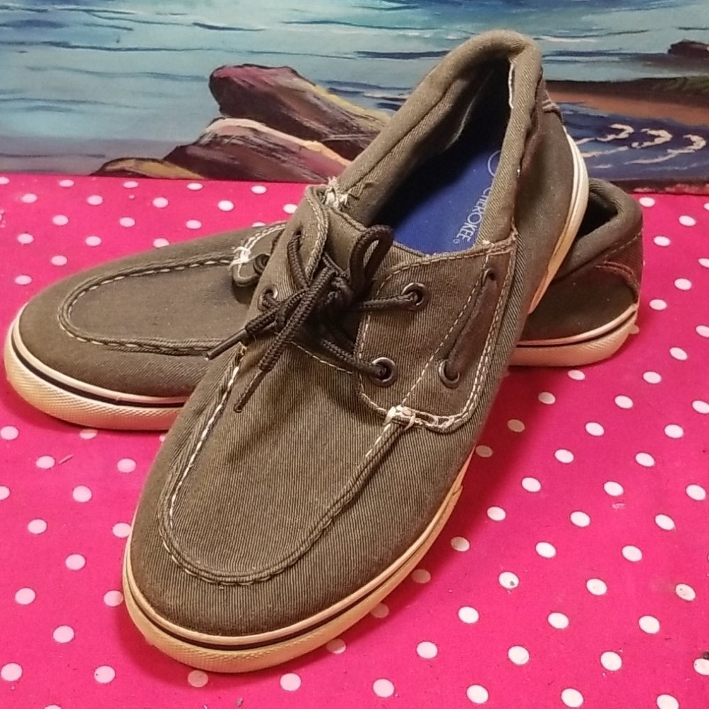 Slip on loafer grayish color unisex size 5